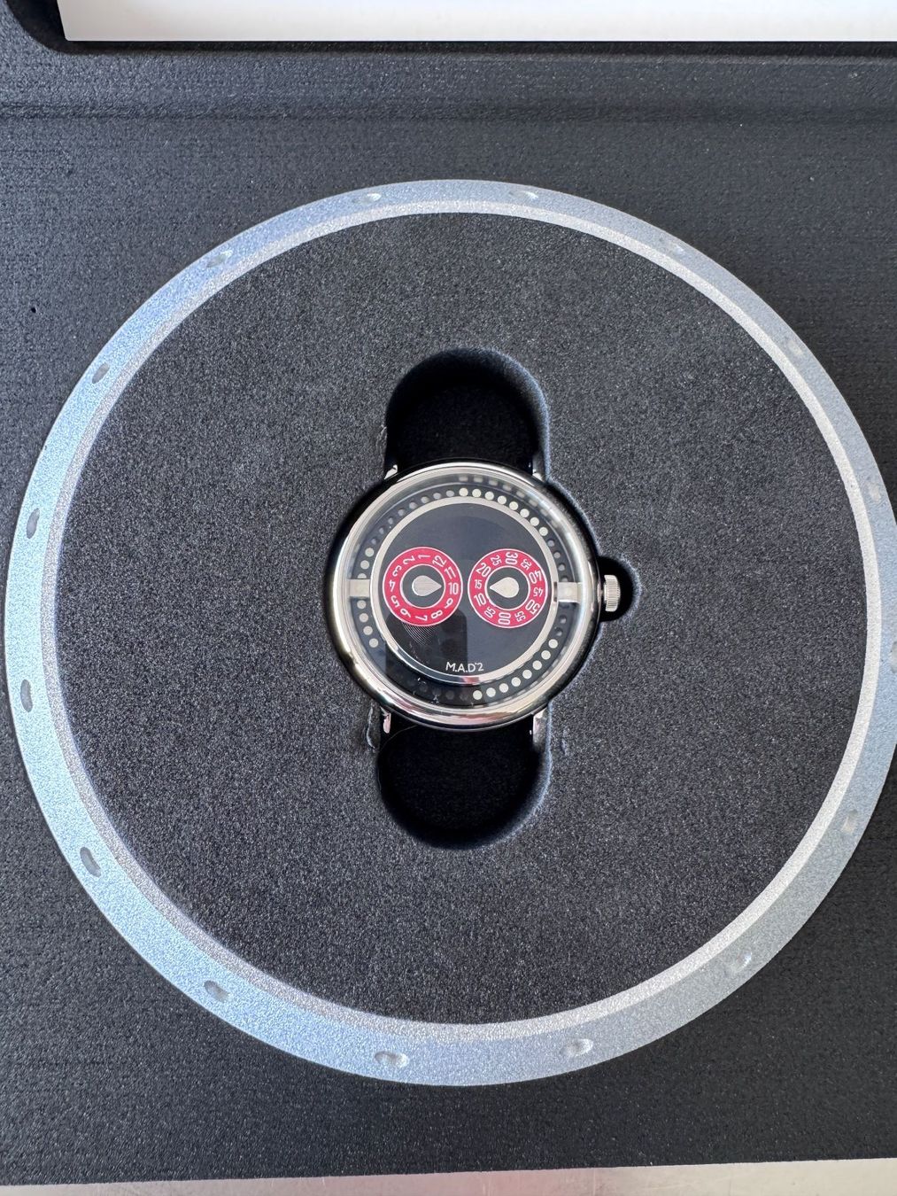 MB&F Orologi: Neuwertige M.A.D.Editions M.A.D.2 R&B mit Box – Nuovo e nell'imballaggio originale da Glattpark (Opfikon) venduto da marionsch 6