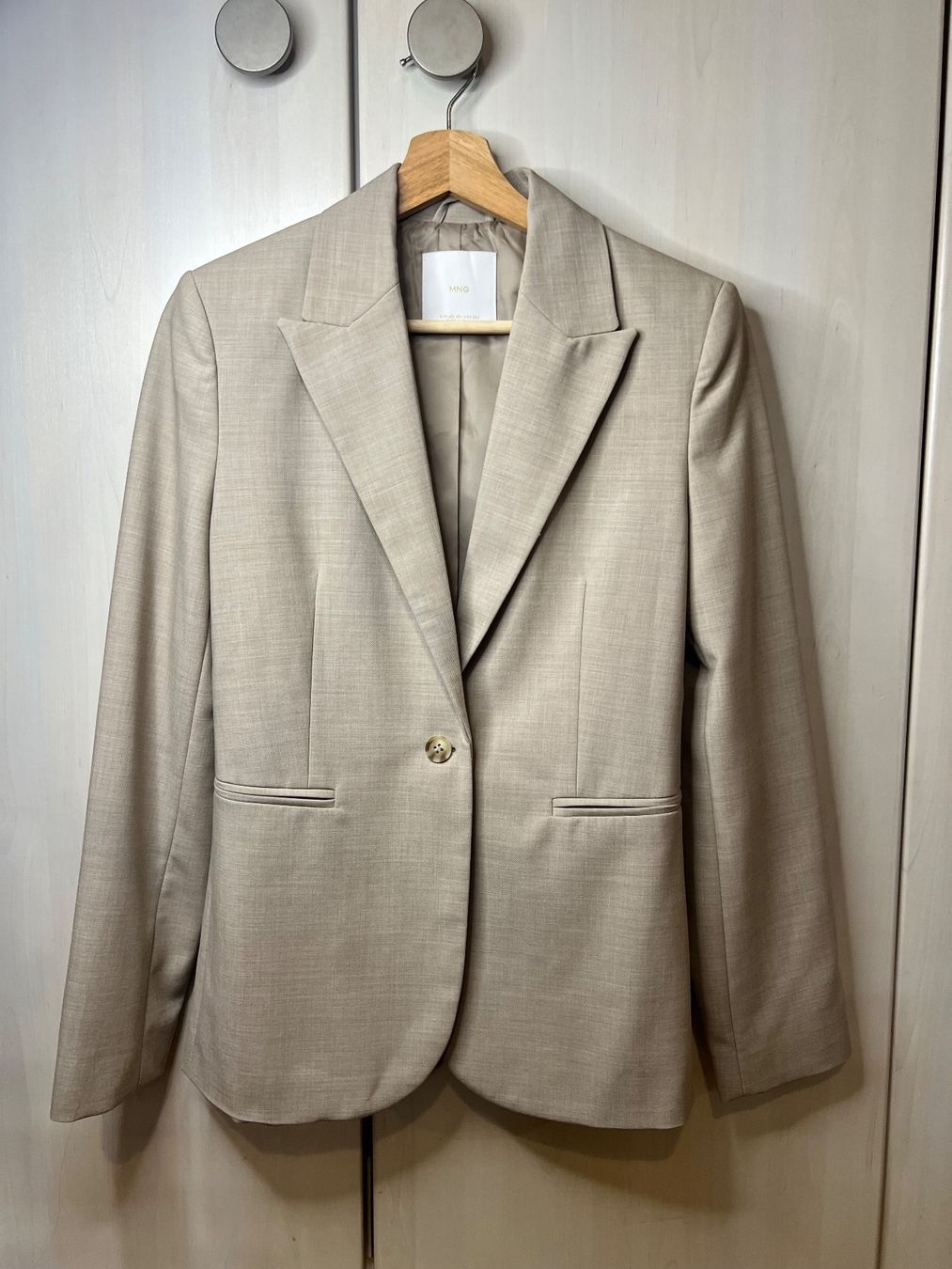 Mango Vestes: Jacket Mango beige – D'occasion à Onex par Alachio