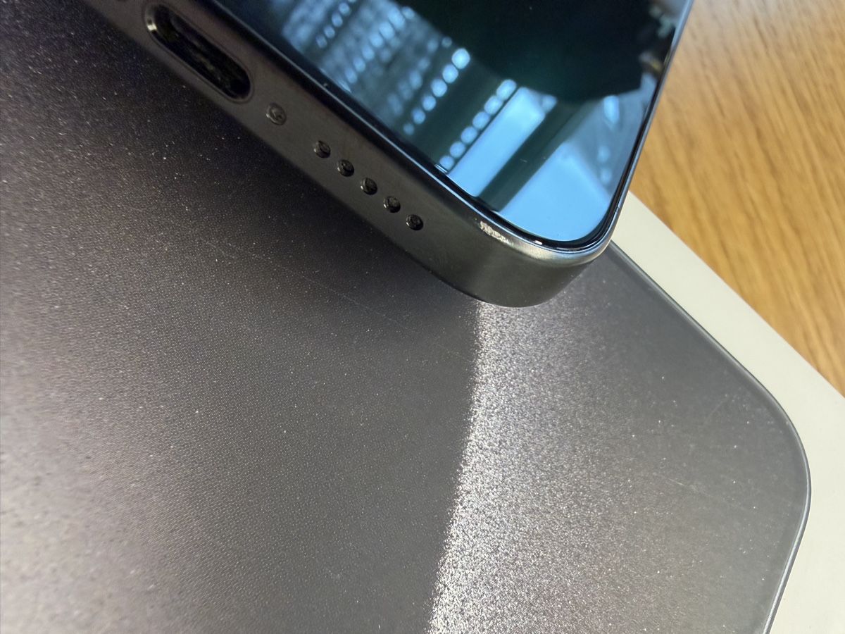 Apple Handys / Smartphones: iPhone 15 Pro, Black Titanium, 128 GB – Gebraucht aus Signau von Uesech 3