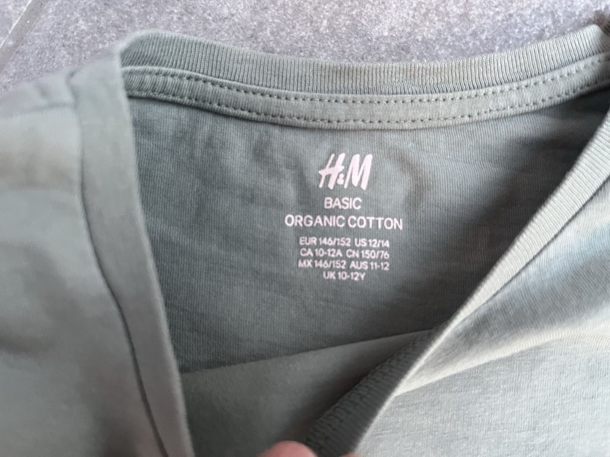 H&M Blouses, T-shirts & Tops: 3 T-Shirts H&M 146/152 Baumwolle – D'occasion à Wil ZH par Wonderwoman76 3