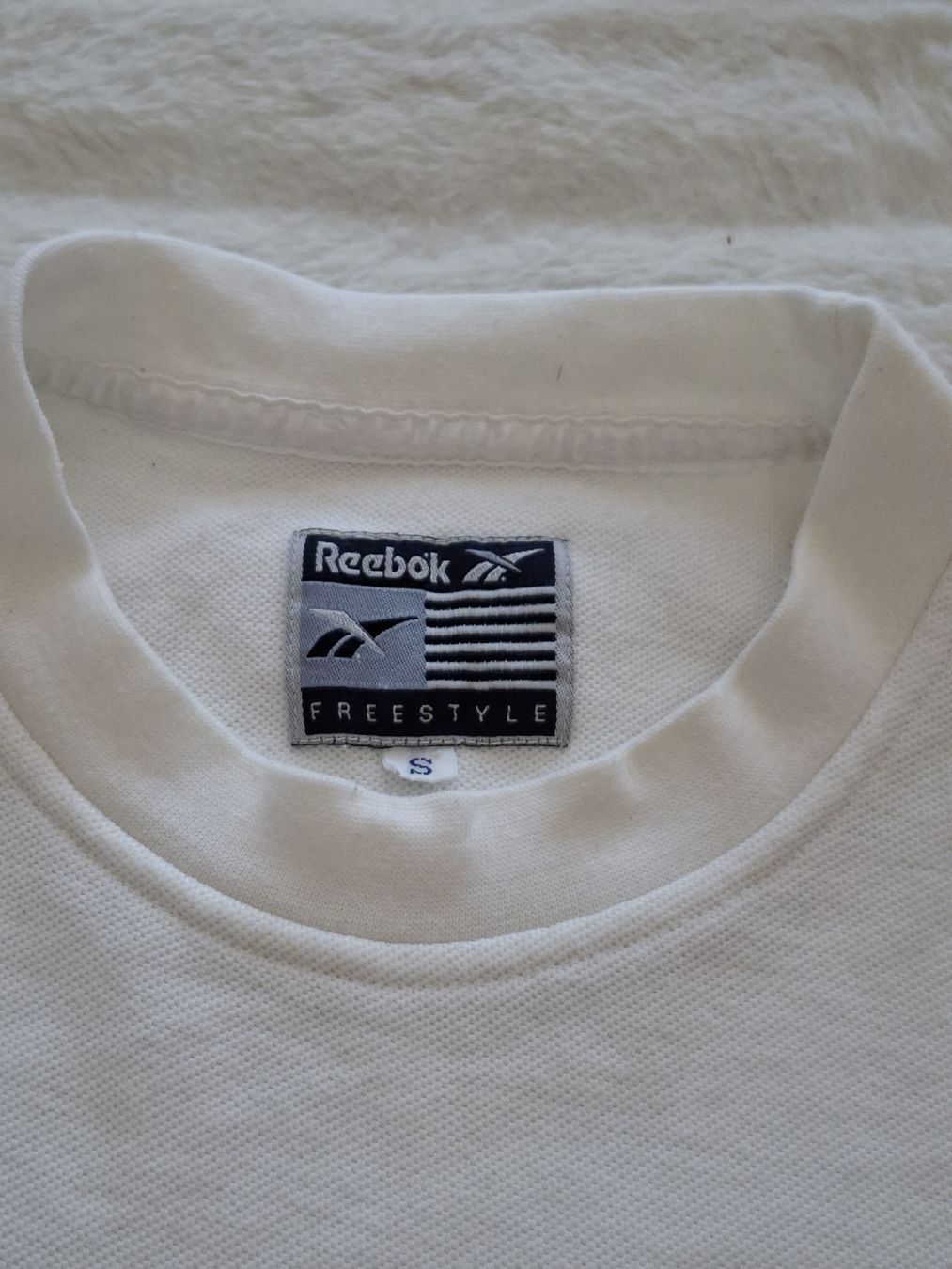 Reebok T-Shirts: T-shirt Reebok vintage 90  – Gebraucht aus Renens VD von ser_j2fn 2