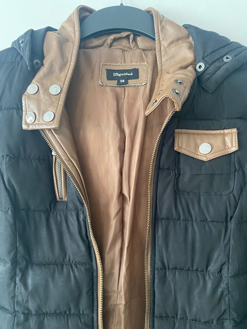 Zara Giacche: Schwarze Jacke mit braunen Details Gr. 38 DSguided – Usato da Füllinsdorf venduto da Sunnebliemli7 1