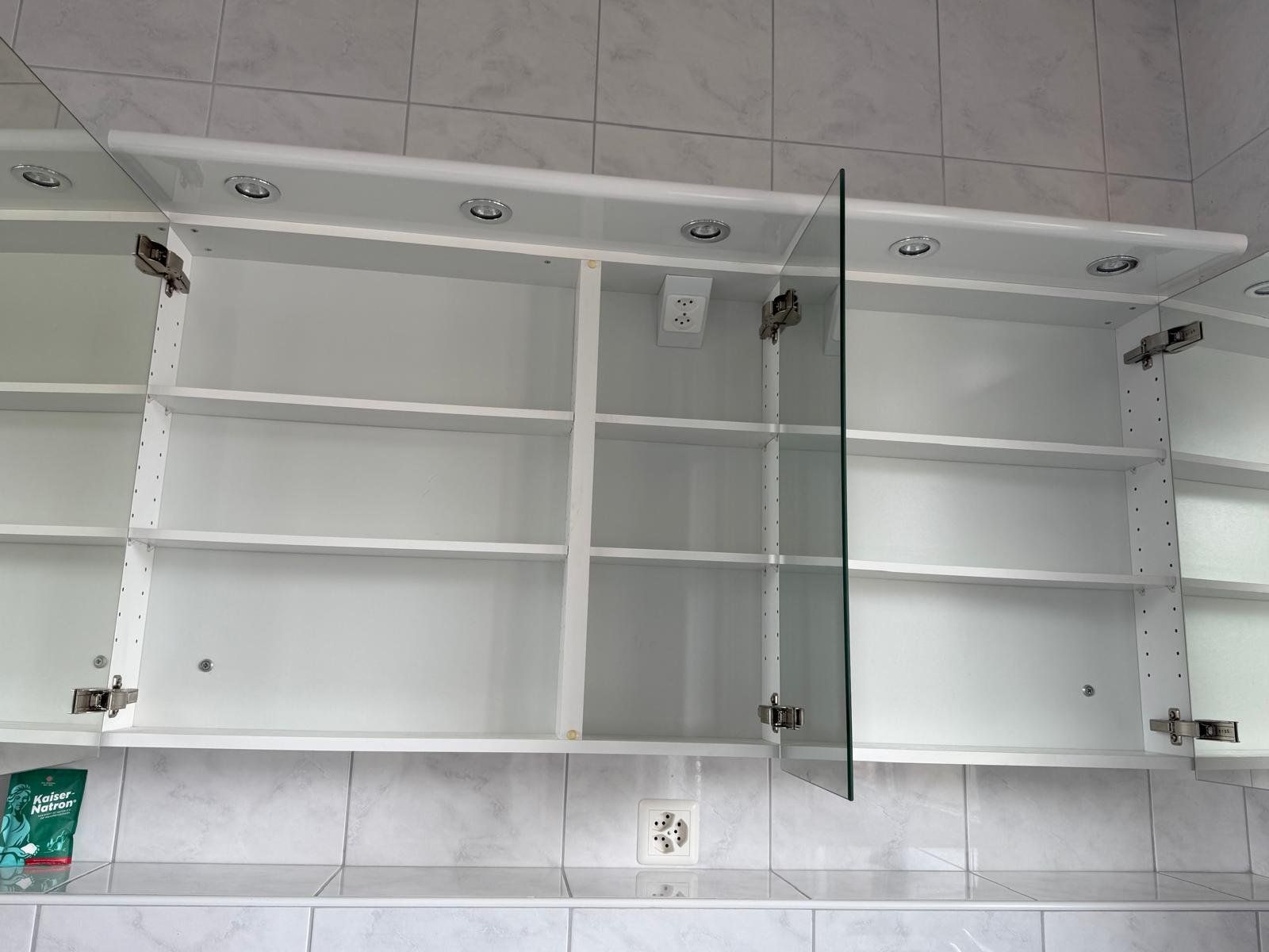 Armadietti a specchio: Spiegelschrank mit LED – Usato da Abtwil SG venduto da Cohiba_82 1