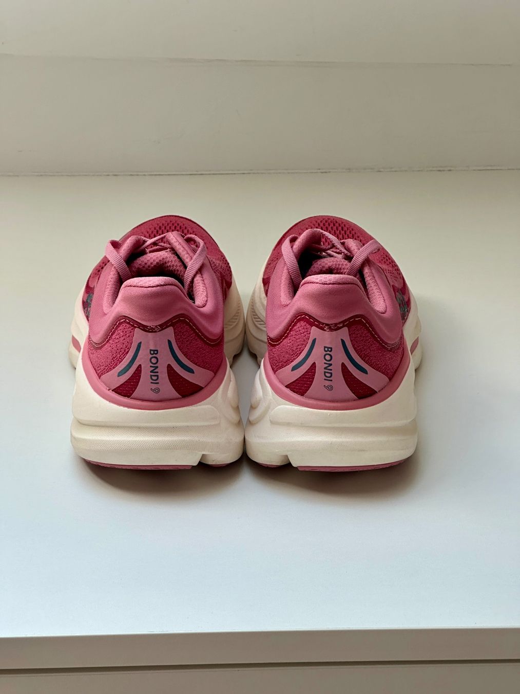 Hoka One One Chaussures femmes: HOKA Laufschuh – D'occasion à Uster par Atea 3