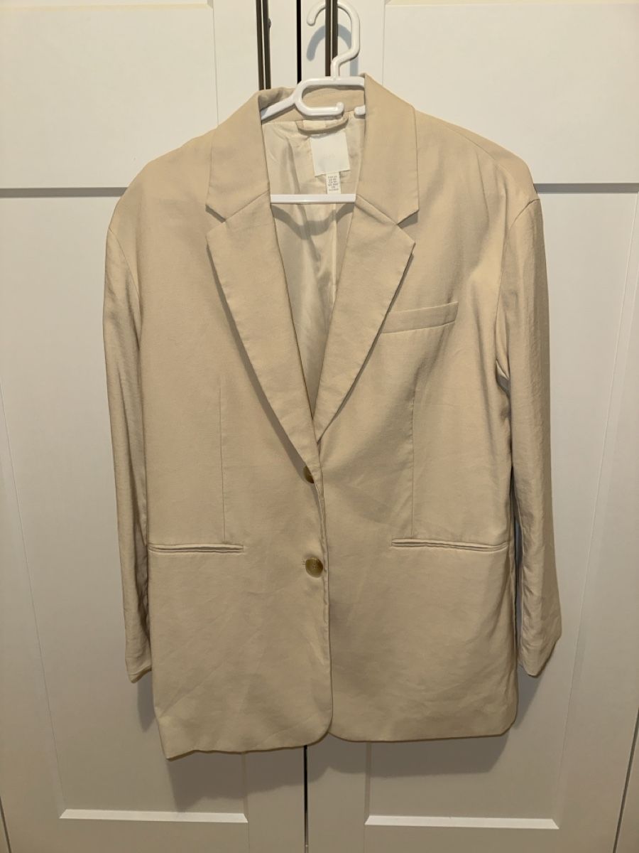 H&M Jacken: Oversized Blazer – Neu und originalverpackt aus Merenschwand von stefaniia.10