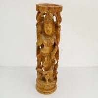 Statue déesse Lakshmi en bois sculptée à la main