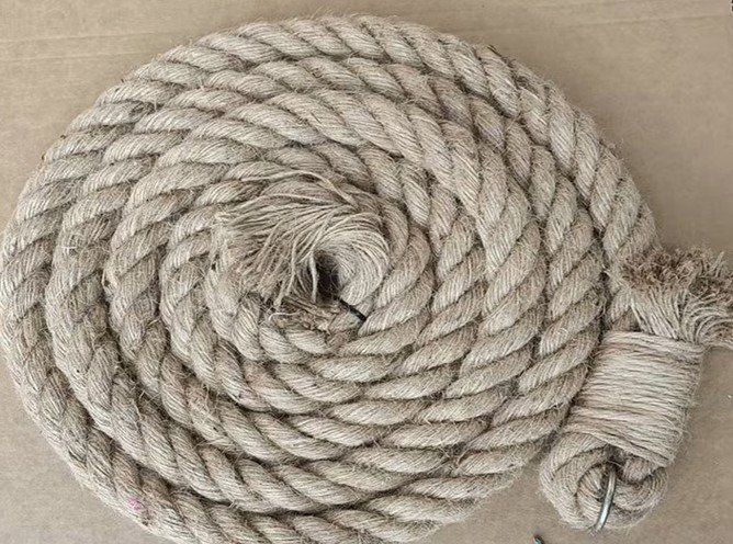 Matériel de grimpe: Corde en jute durable de 3m pour chat – Neuf (Voir description) à Martigny par NGuba
