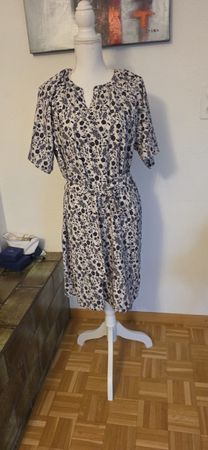 Manor Sommerkleid Gr. 40, Blumenmuster, Top Zustand!