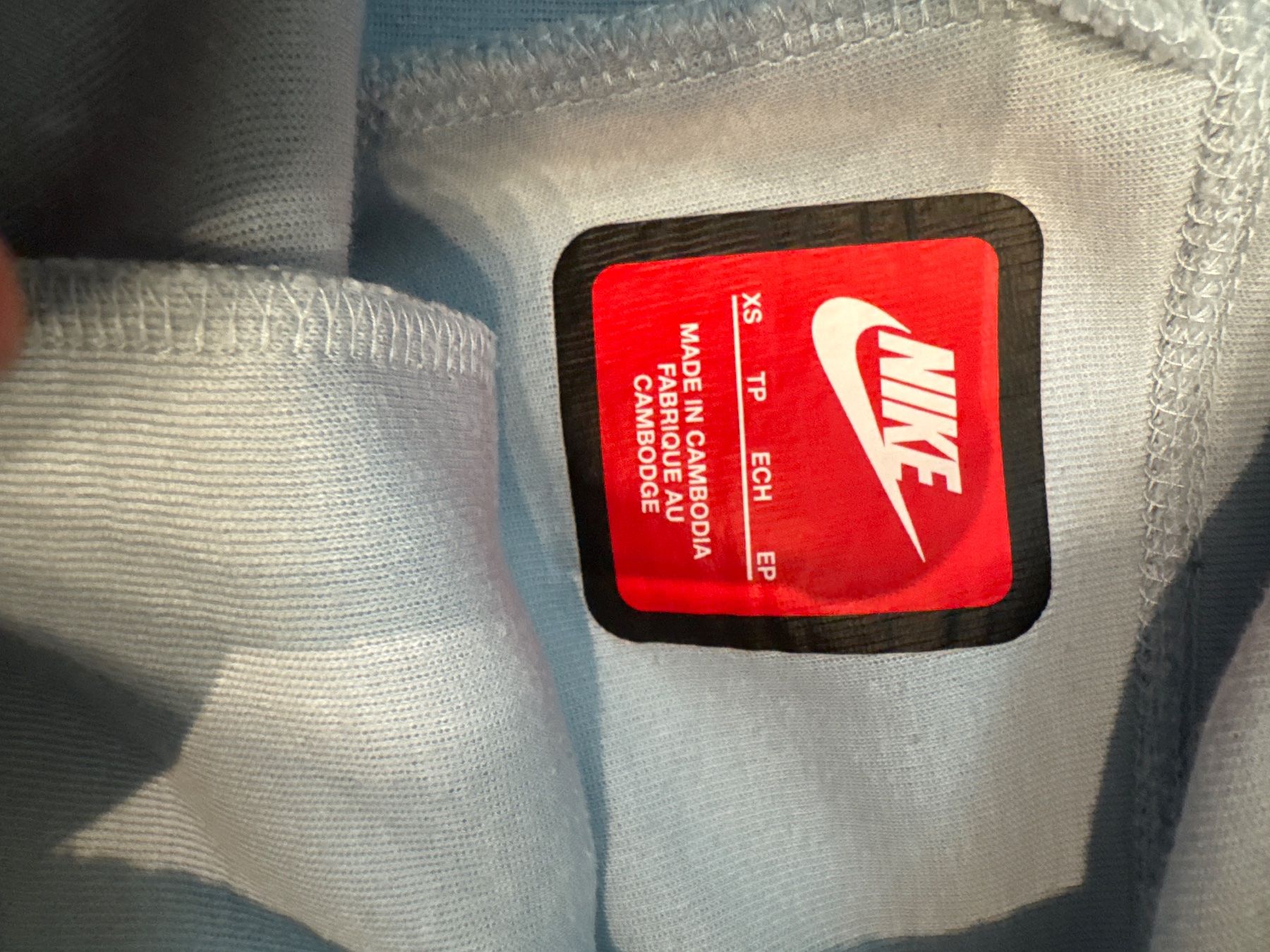 Nike Pantalons: Nike Tech Jogginghose – D'occasion à Jona par Twins0812 1