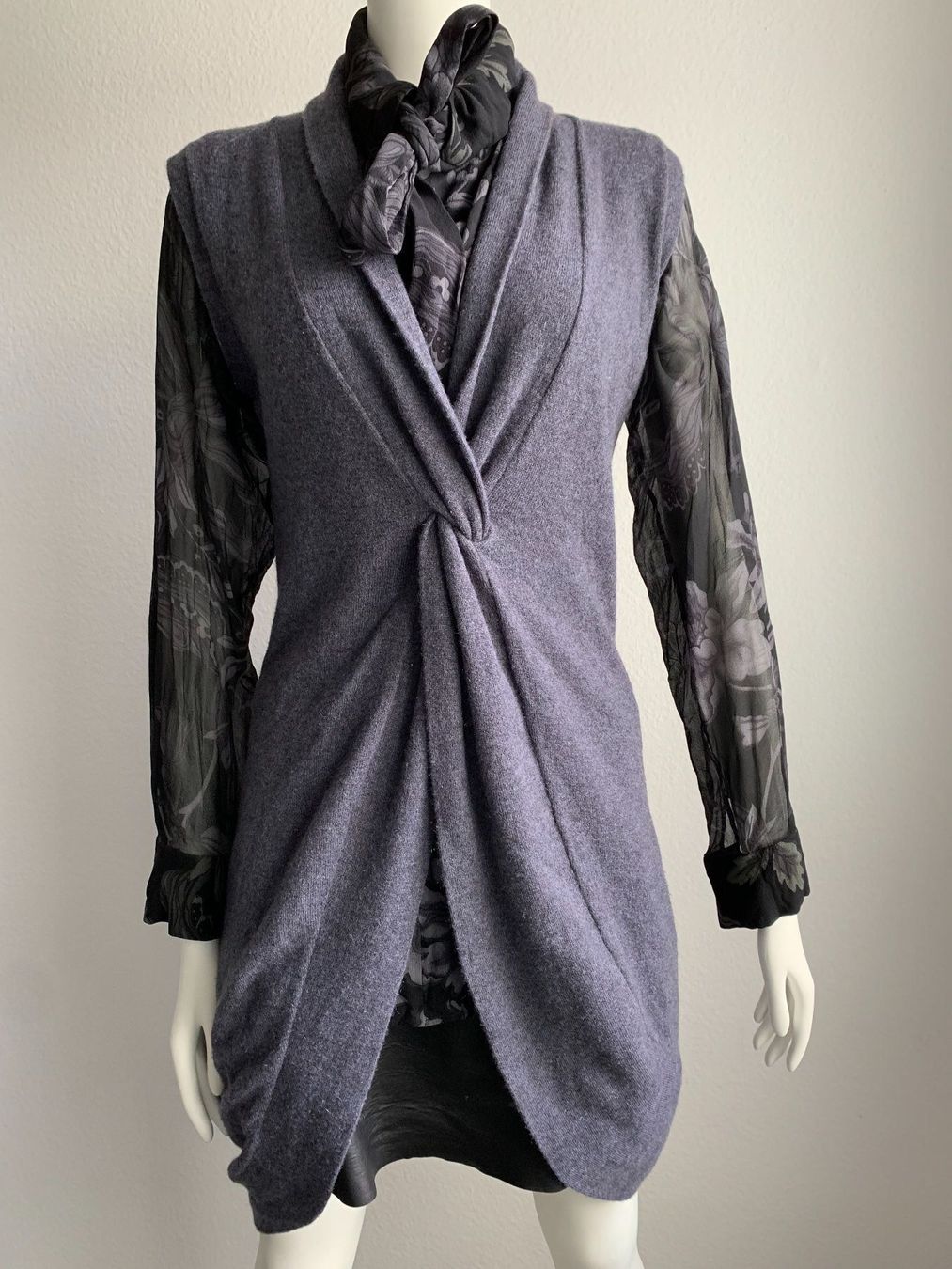 Brunello Cucinelli Giacche: Brunello Cucinelli Pullover – Nuovo (secondo la descrizione) da Winterthur venduto da 19.19