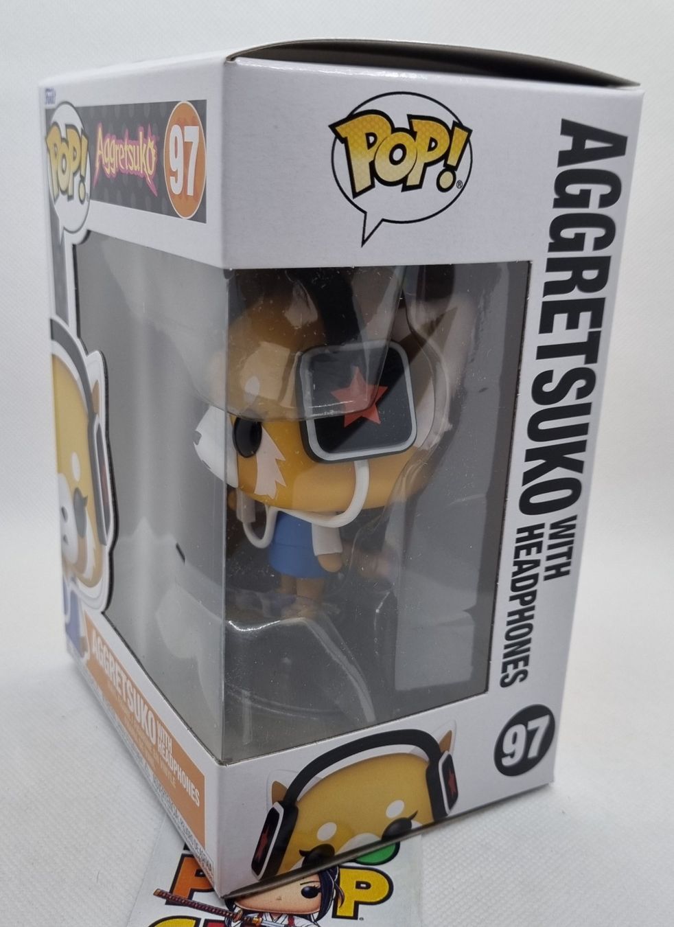 Funko Statuette: Funko POP! Aggretsuko - Aggretsuko with headphones – Nuovo (secondo la descrizione) da Vernayaz venduto da fnkochase 1
