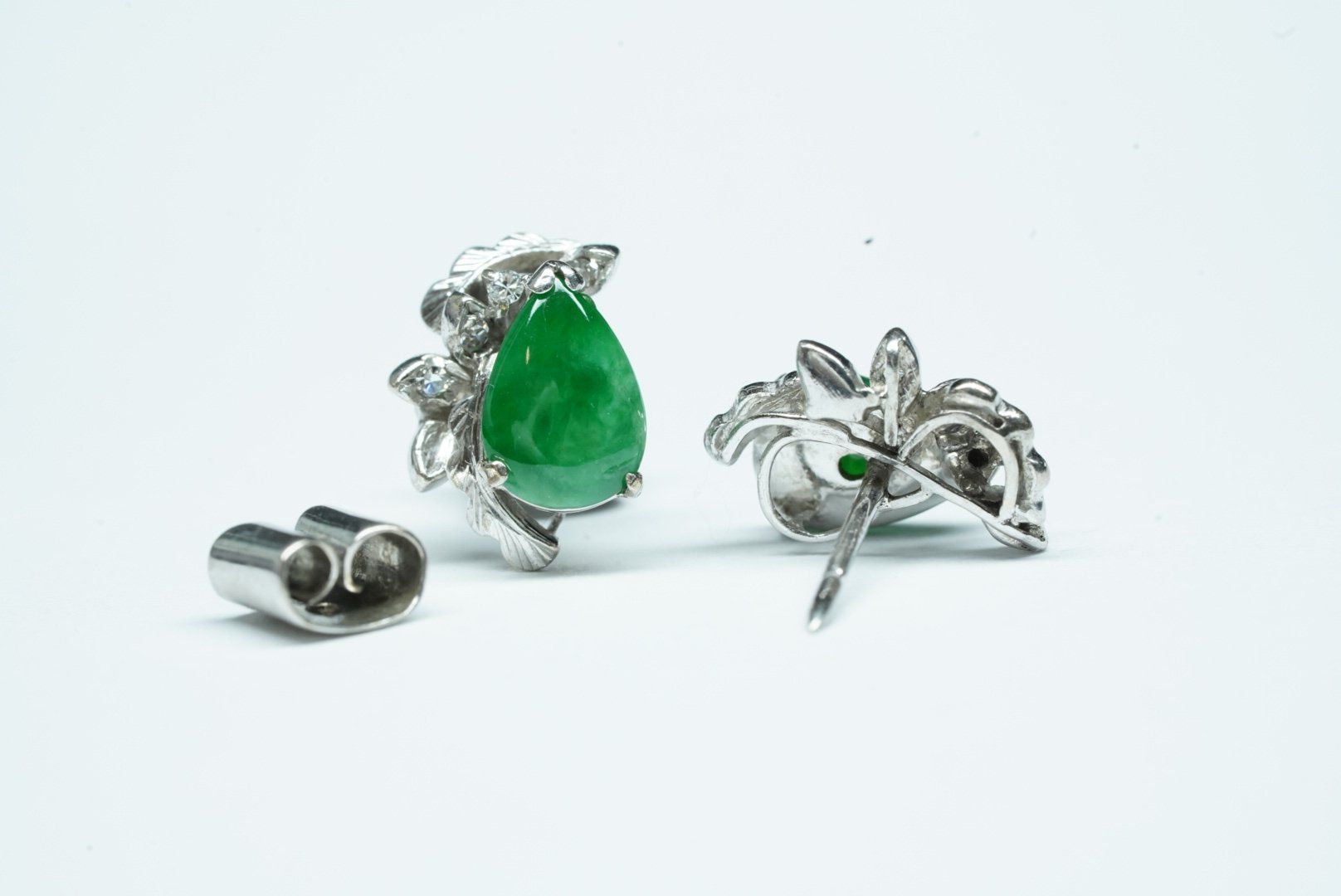 Orecchini pendenti & Orecchini a lobo: Ohrstecker 10k mit Jade – Usato da Bülach venduto da Re-Jewelled 3