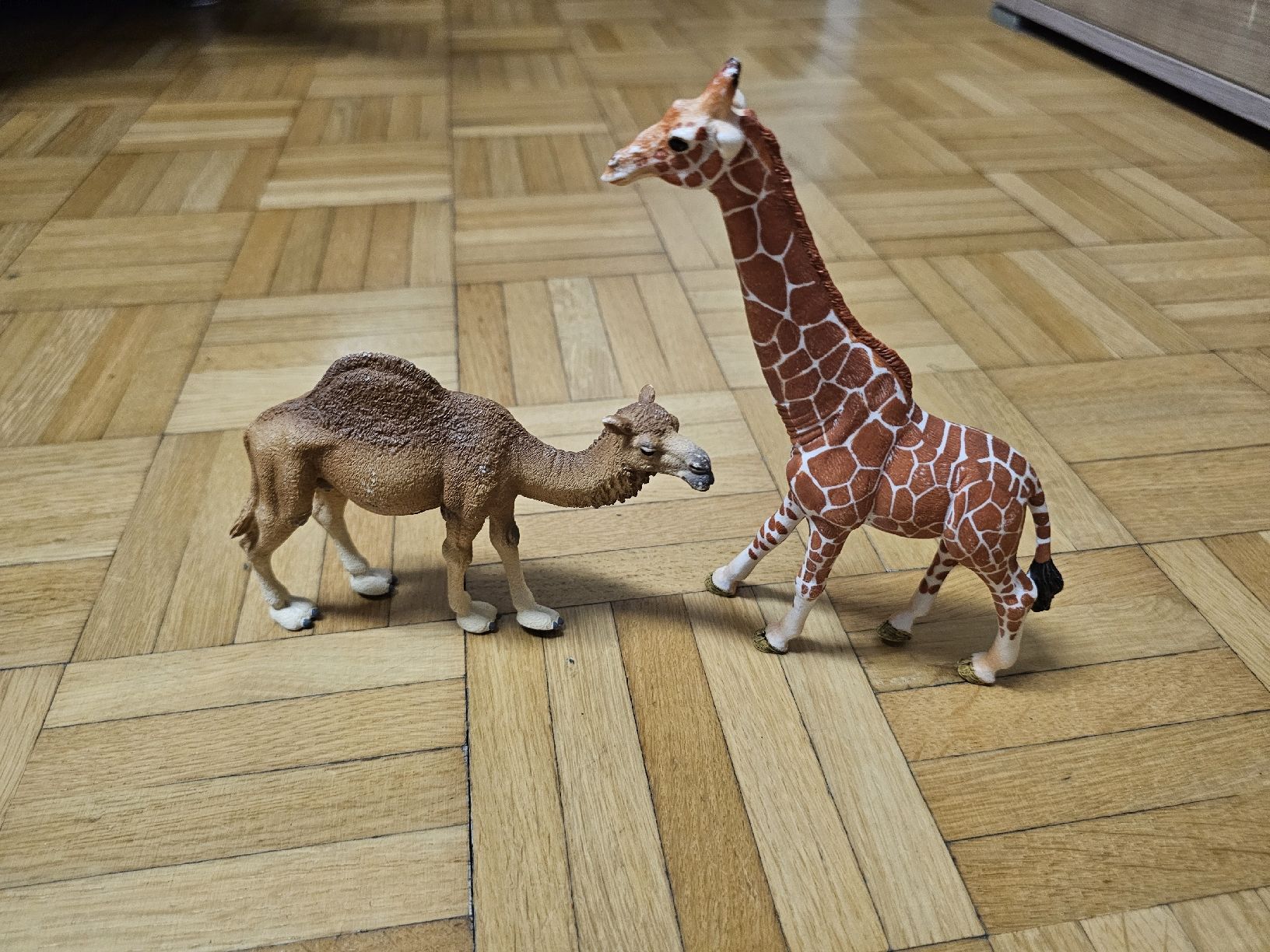 Schleich Statuette: Schleich Giraffe & Kamel Figuren Set – Usato da Schöfflisdorf venduto da Usserdorf