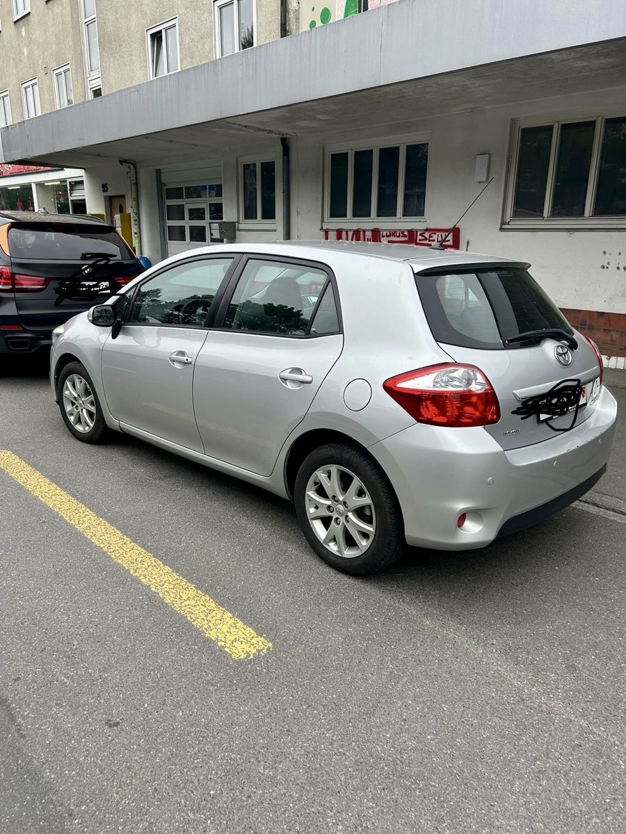 Toyota Autos: Toyota Auris 1.6 linea sol – Gebraucht aus Bern von ln2 2