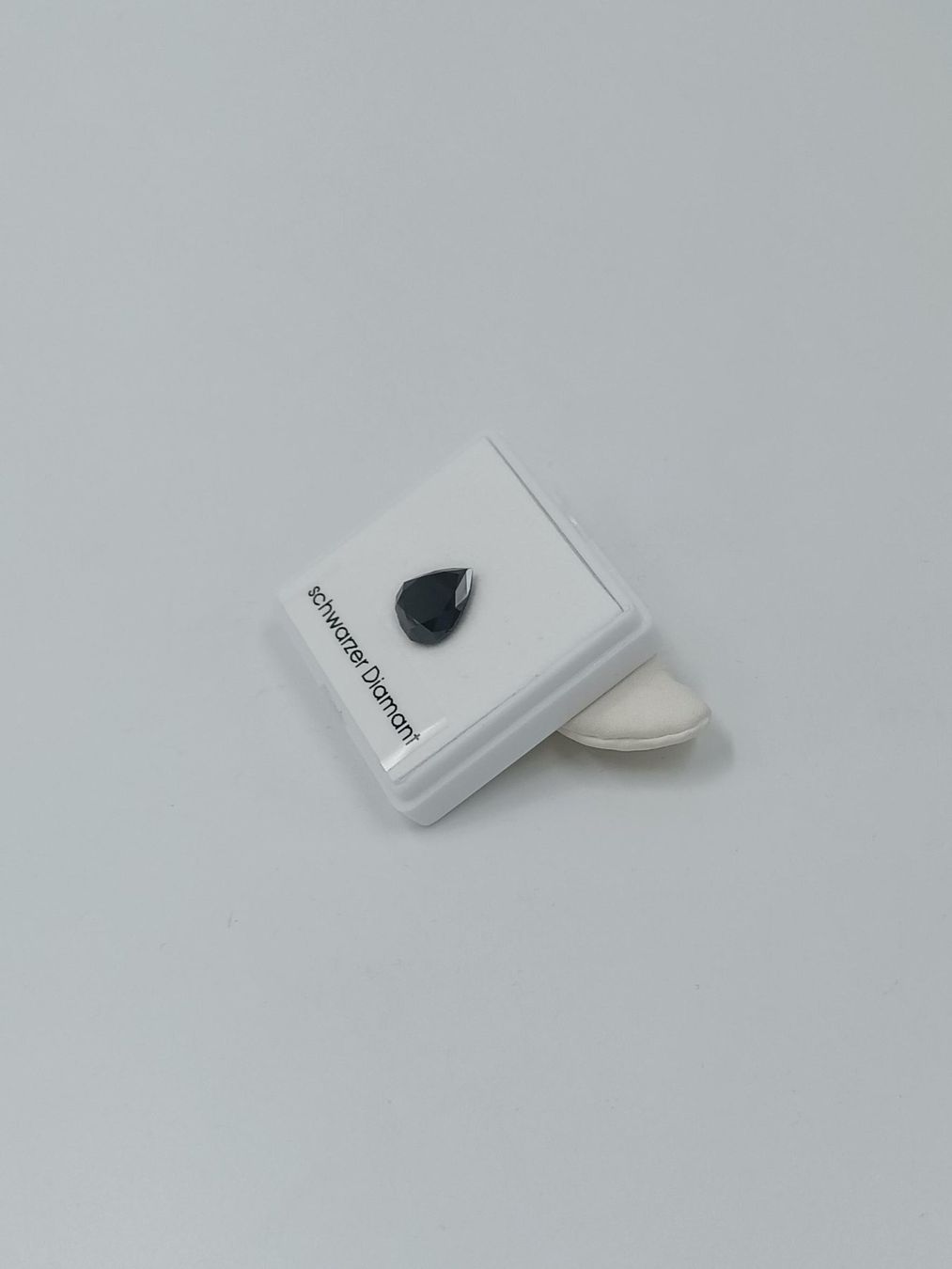 Pietre preziose: 1 SCHWARZER DIAMANT, 8.46 CT. – Usato da Luzern venduto da EdiGem 1