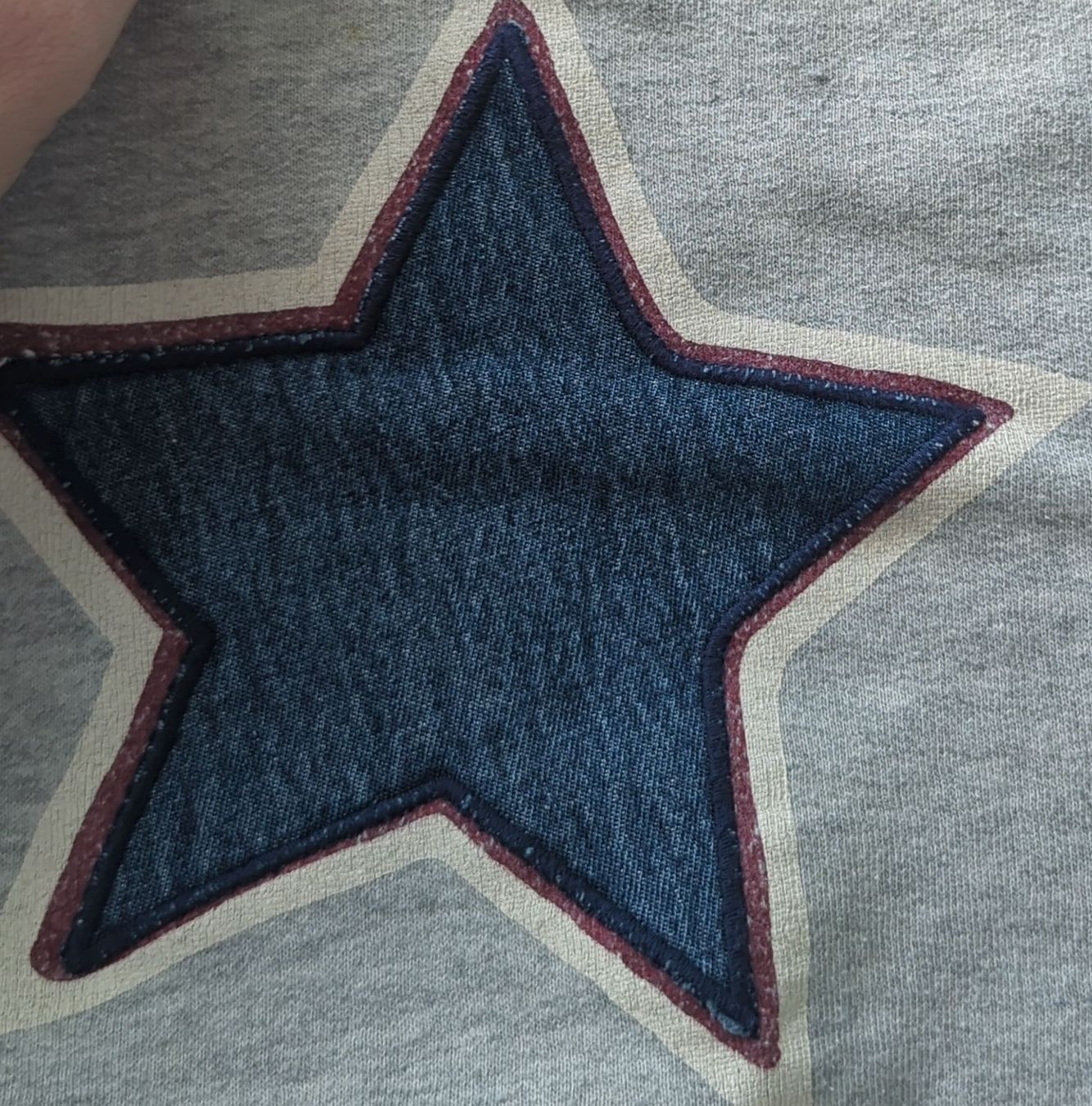 Zara Pullover & Sweatshirts: Pullover mit Stern-Applikation, Grösse 92 – Gebraucht aus Kyburg-Buchegg von zheer