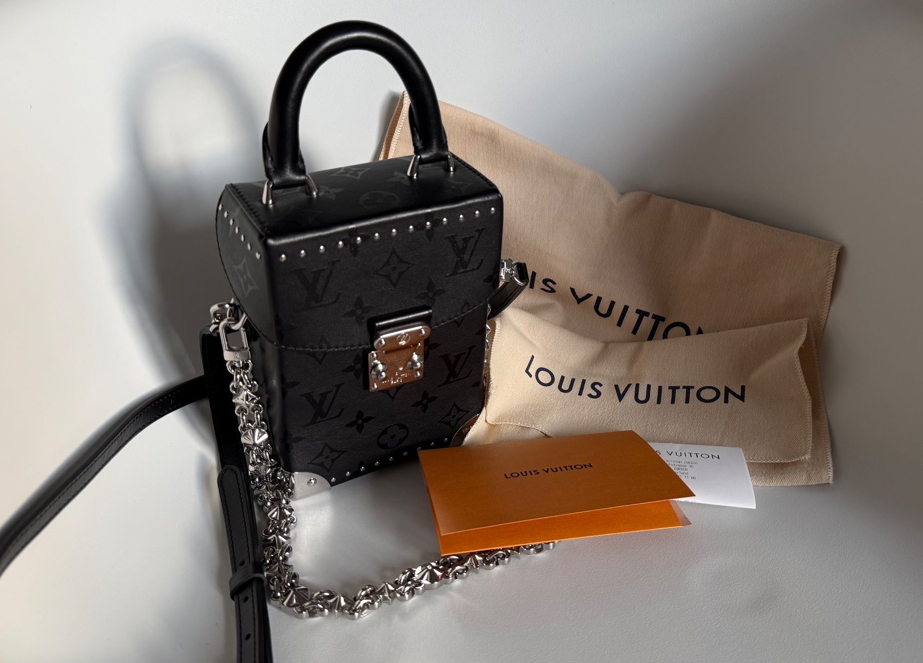 Louis Vuitton Borse: Louis Vuitton Soft Trunk "Camera Box" (schwarz, ungebraucht) – Nuovo (secondo la descrizione) da Bern venduto da lin_hf2p