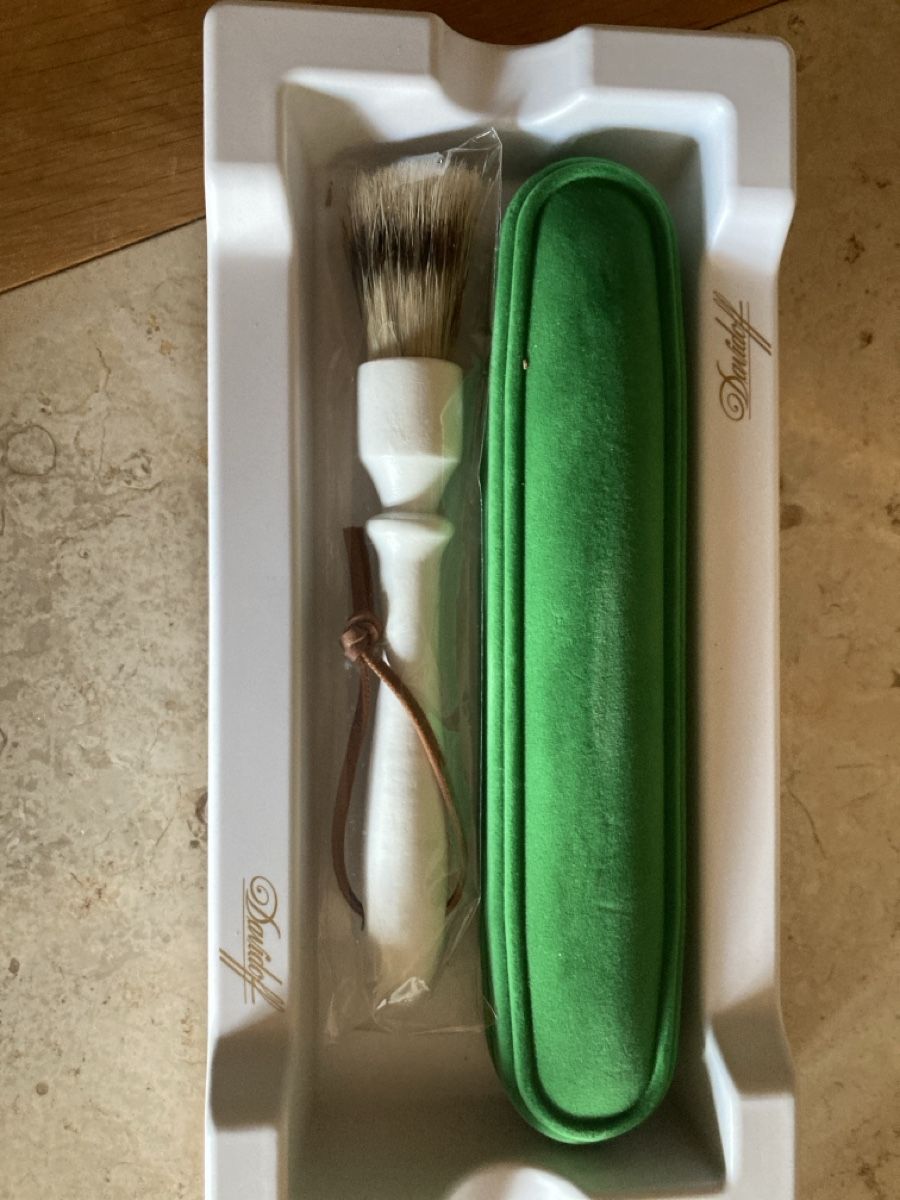 Davidoff Sigari: Set Davidoff neuf avec son étui vert – Nuovo e nell'imballaggio originale da Bursinel venduto da SeveralLives 1