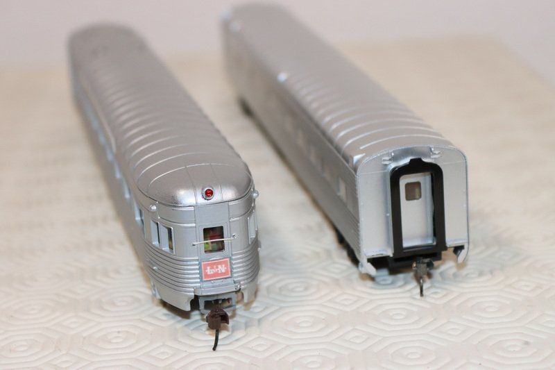 Modellini di ferrovie: 2 US Wagen ( 663 ) – Usato da Kerzers venduto da Winu64 3