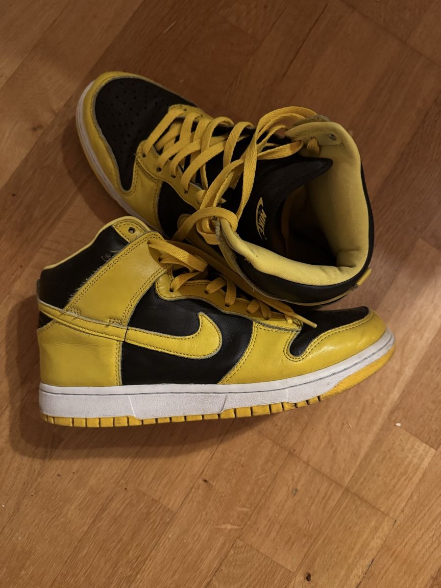 Chaussures hommes: Nike dunk Gelb Schwarz 42,5 – D'occasion à Gwatt (Thun) par fis_p7kw