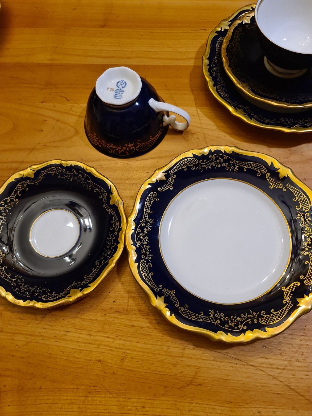Set di piatti: Reichenbach Kobalt - Gold Kaffee - Teeservice – Usato da henau venduto da Rockj 2