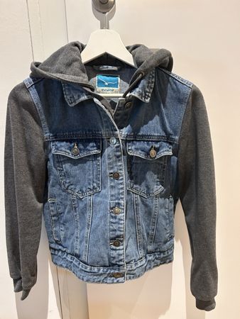 Jeansjacke mit Kapuze von Twintip, Gr. XS 💙🦋