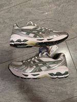 Asics Gel Kayano 14 / US8.5 - EU 42
