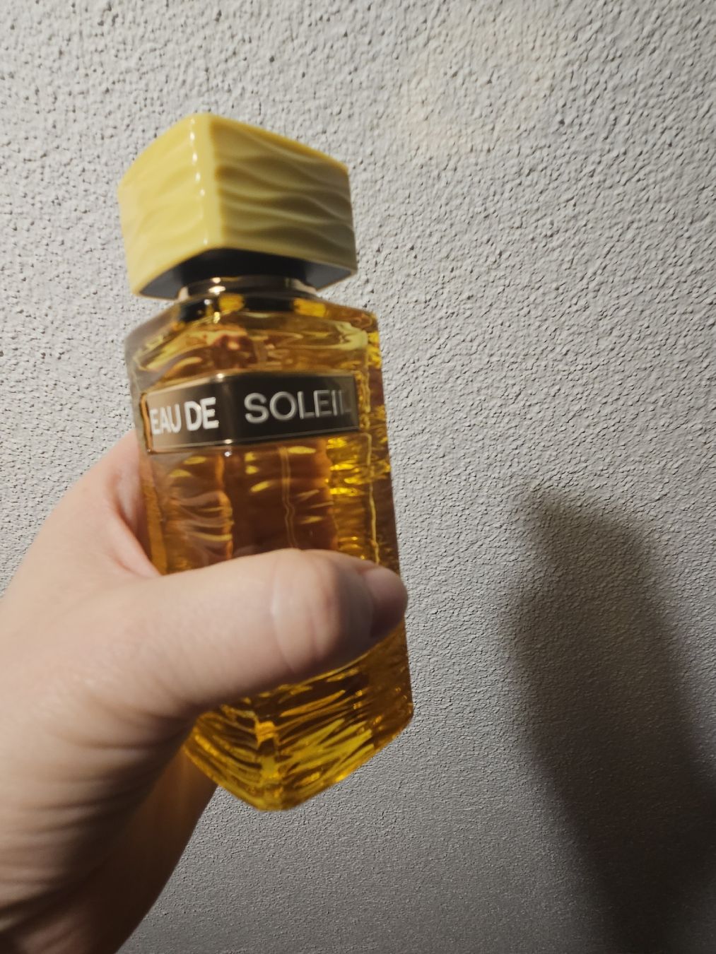 Profumi & Eau de Toilette: Fragrance World eau de soleil 100 Ml – Nuovo e nell'imballaggio originale da Sargans venduto da Chicco051 1