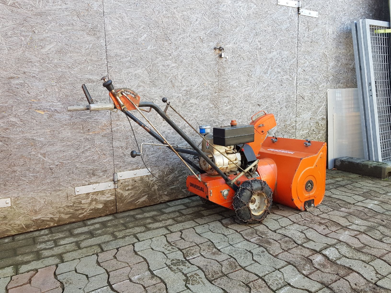 Universal Tutte le macchine: Schneefräse Universal Schneeschleuder Einachser – Usato da Brunnadern venduto da p..... 2