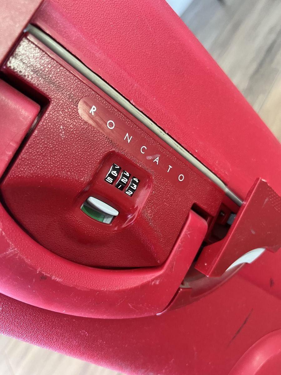 Valises de voyage: Roter Koffer – D'occasion à Dübendorf par vin_8z5x 7