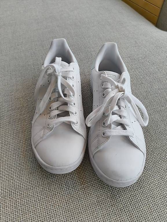 Damenschuhe: Adidas Sneakers mint Gr. 38 – Gebraucht aus Nänikon von Manta87 3