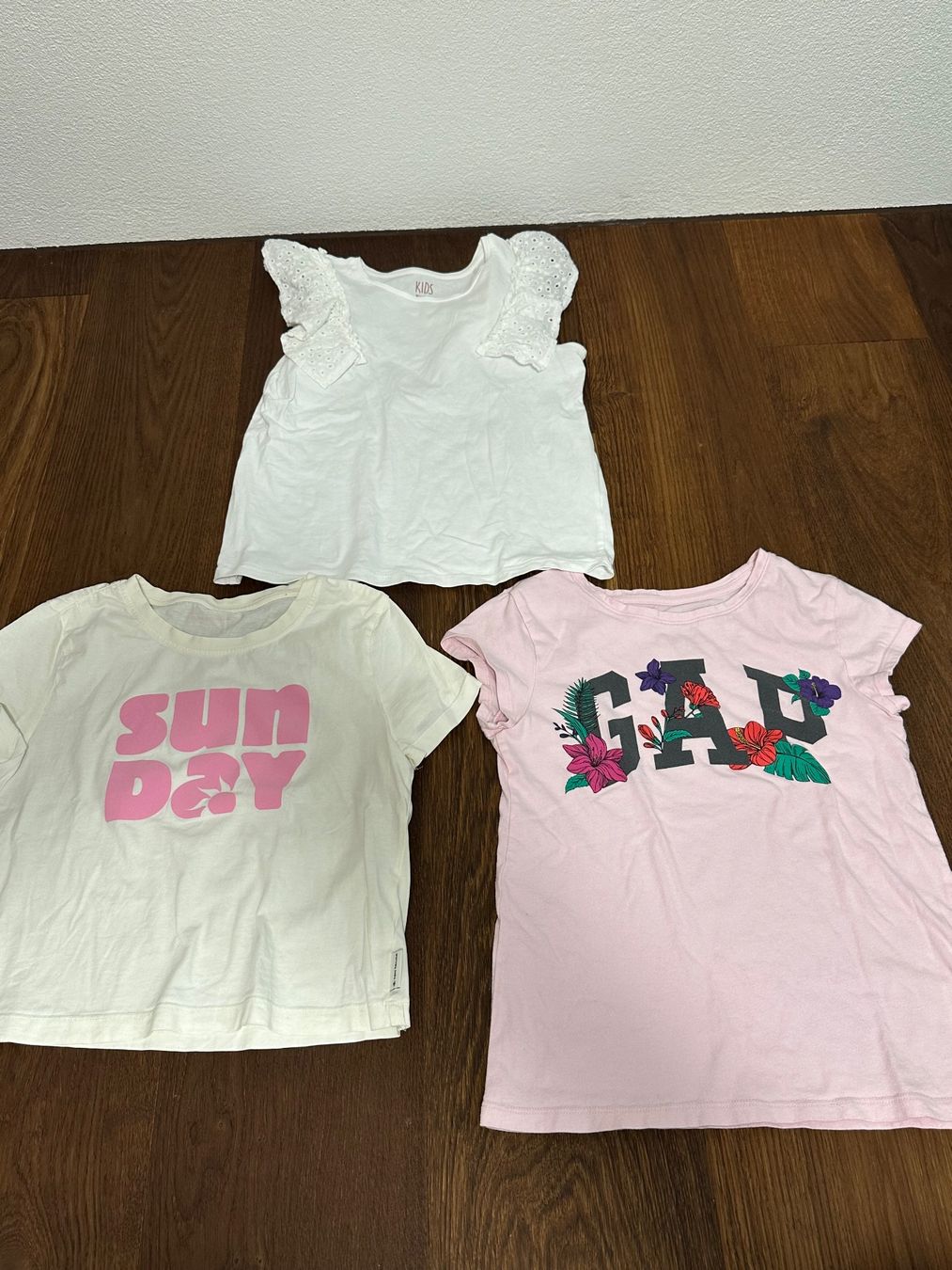 Blusen, T-Shirts & Tops: 3 T-Shirt Grösse 152 – Gebraucht aus Brunnen von annitime