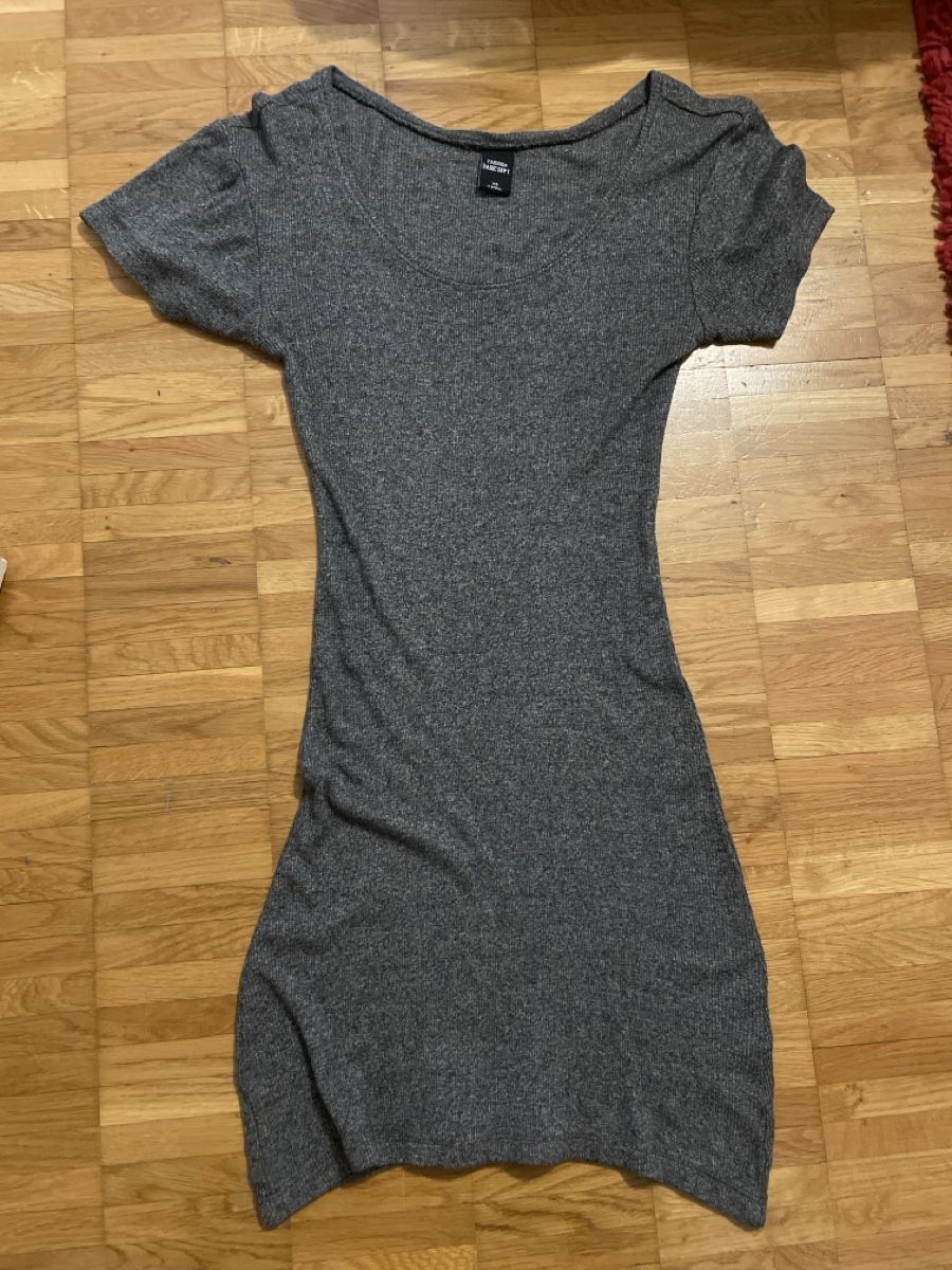 Zebra Vestiti: Robe – Usato da Pont-de-la-Morge (Sion) venduto da hel_bh28