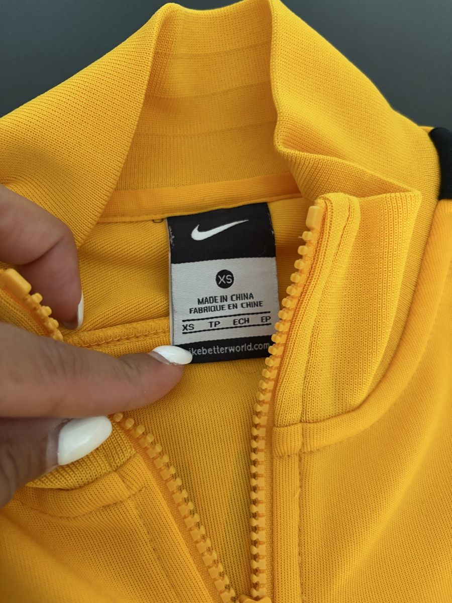 Nike Jacken: Original Damen Juventus Trainerjacke  – Gebraucht aus Niederlenz von fed_y5mw 1