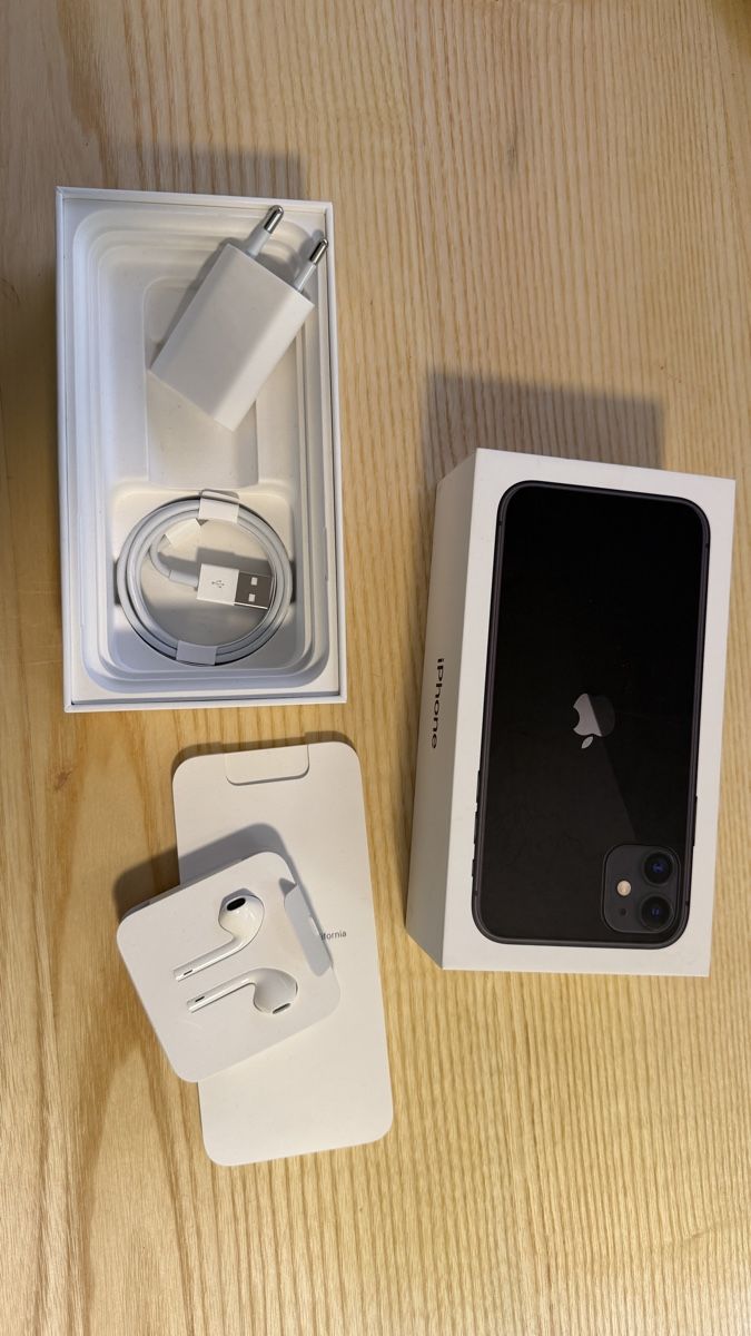 Apple Telefoni cellulari / Smartphones: iPhone 11 128GB / top Zustand – Usato da Meierskappel venduto da 0033 2