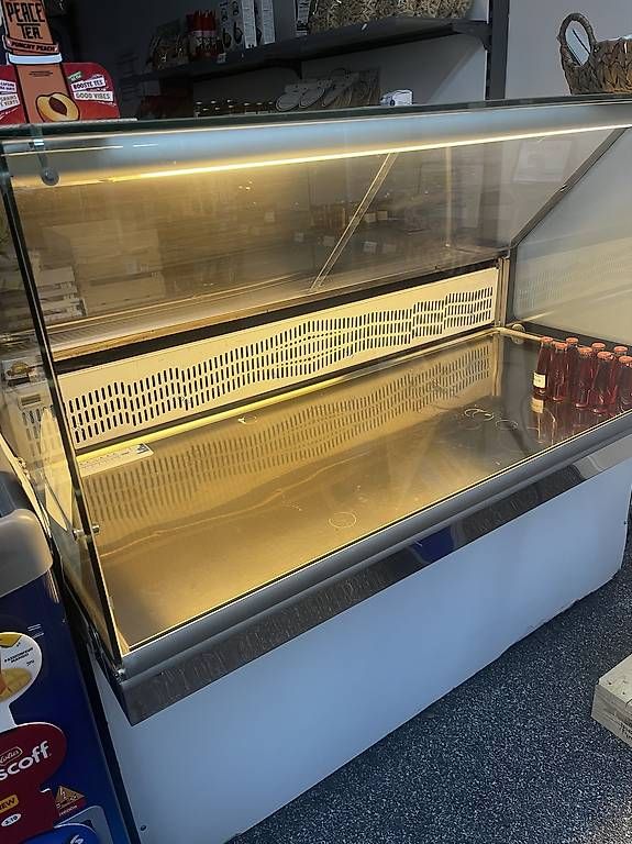 Frigoriferi: Frigo vitrine  – Usato da Pully venduto da yaa_rm7x