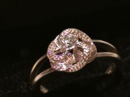 Damen Silber 925 Ring mit Zirkone.