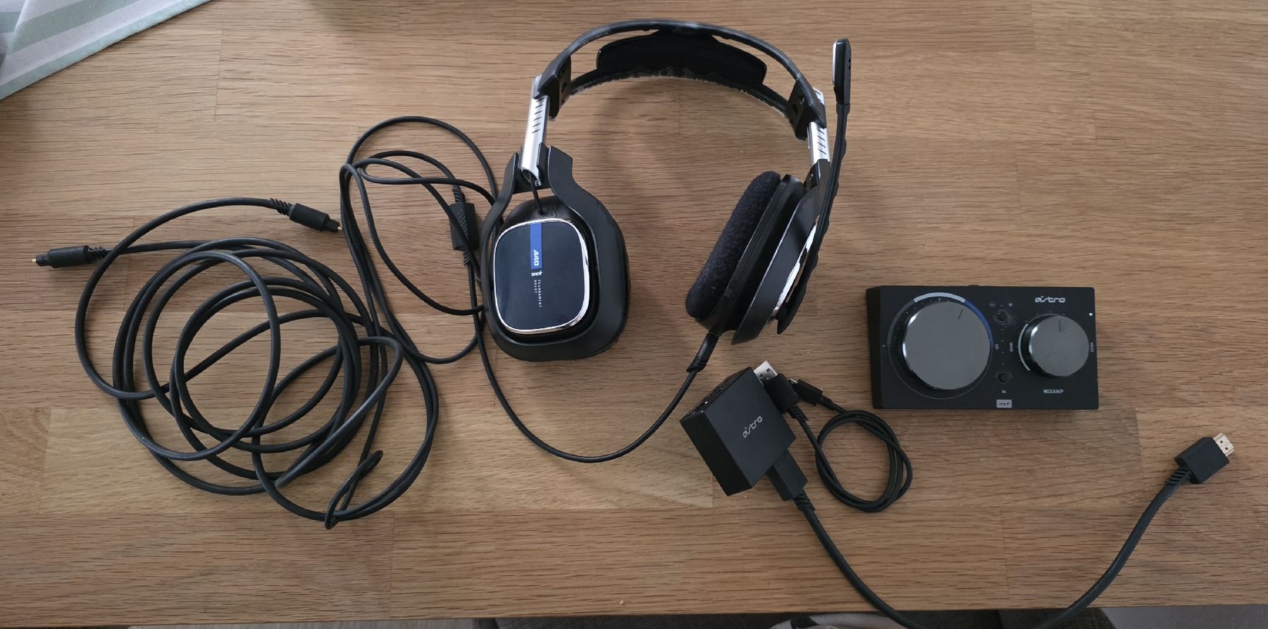 Astro Gaming Casques audio: Astro A40 mit Mixamp und PS5 Adapter – D'occasion à Suhr par Design_by_Debi