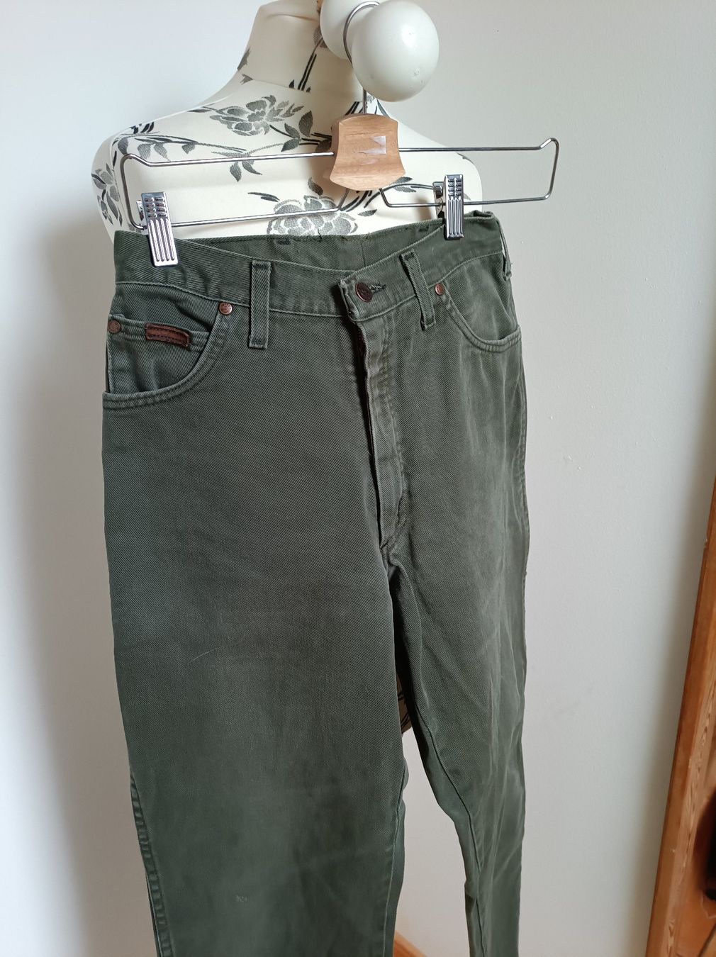 Wrangler Jeans: Wrangler Jeans 34-32 100% Baumwolle – Usato da Peccia venduto da LillyMarie98 2