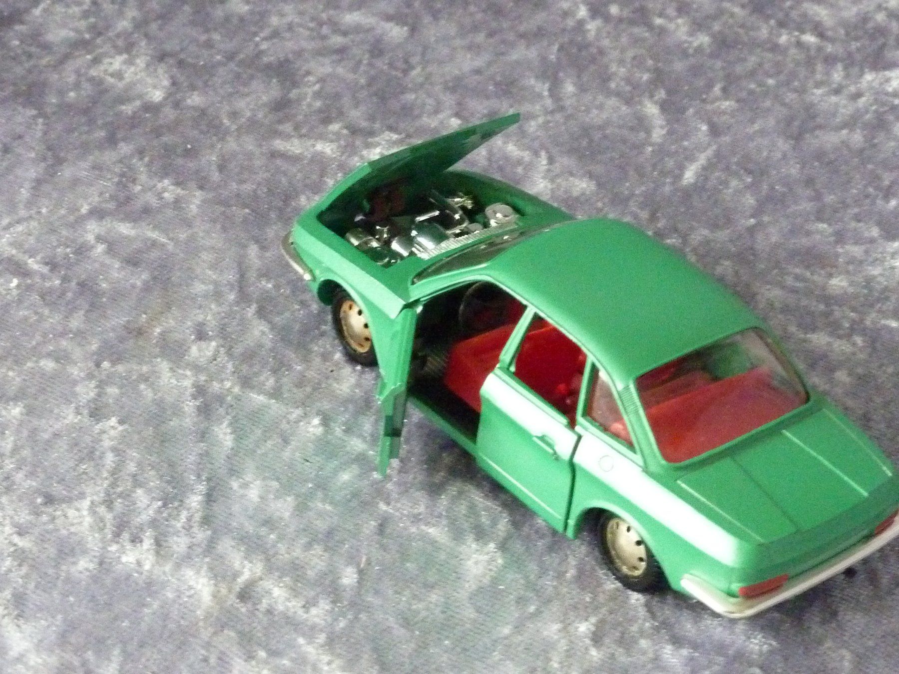NSU Modellautos: NSU RO 80  1:43 – Gebraucht aus Dürrenäsch von modellautos4you 4
