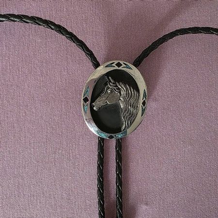Cravate Cowboy ou Bolo Tie Western, neuf
