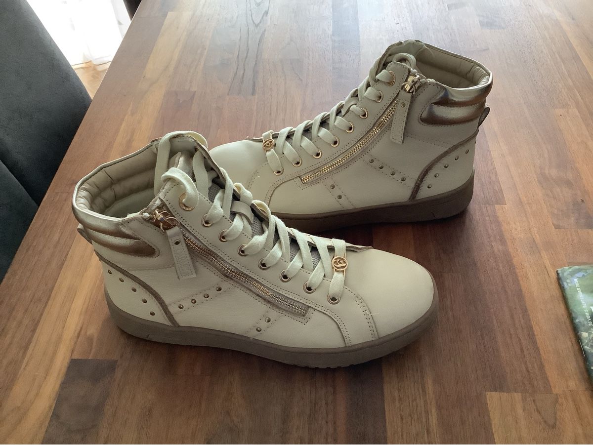 High Damenschuhe: High Sneaker beige Grösse 39 – Neu (gemäss Beschreibung) aus Zürich von Dssg11