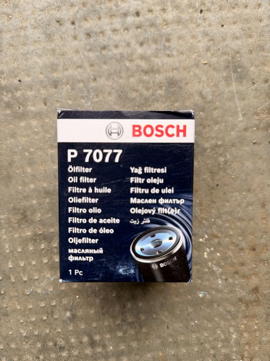 Bosch Toutes les pièces auto: Filtre à huile Bosch – Neuf avec emballage d'origine à St-Imier par frede81