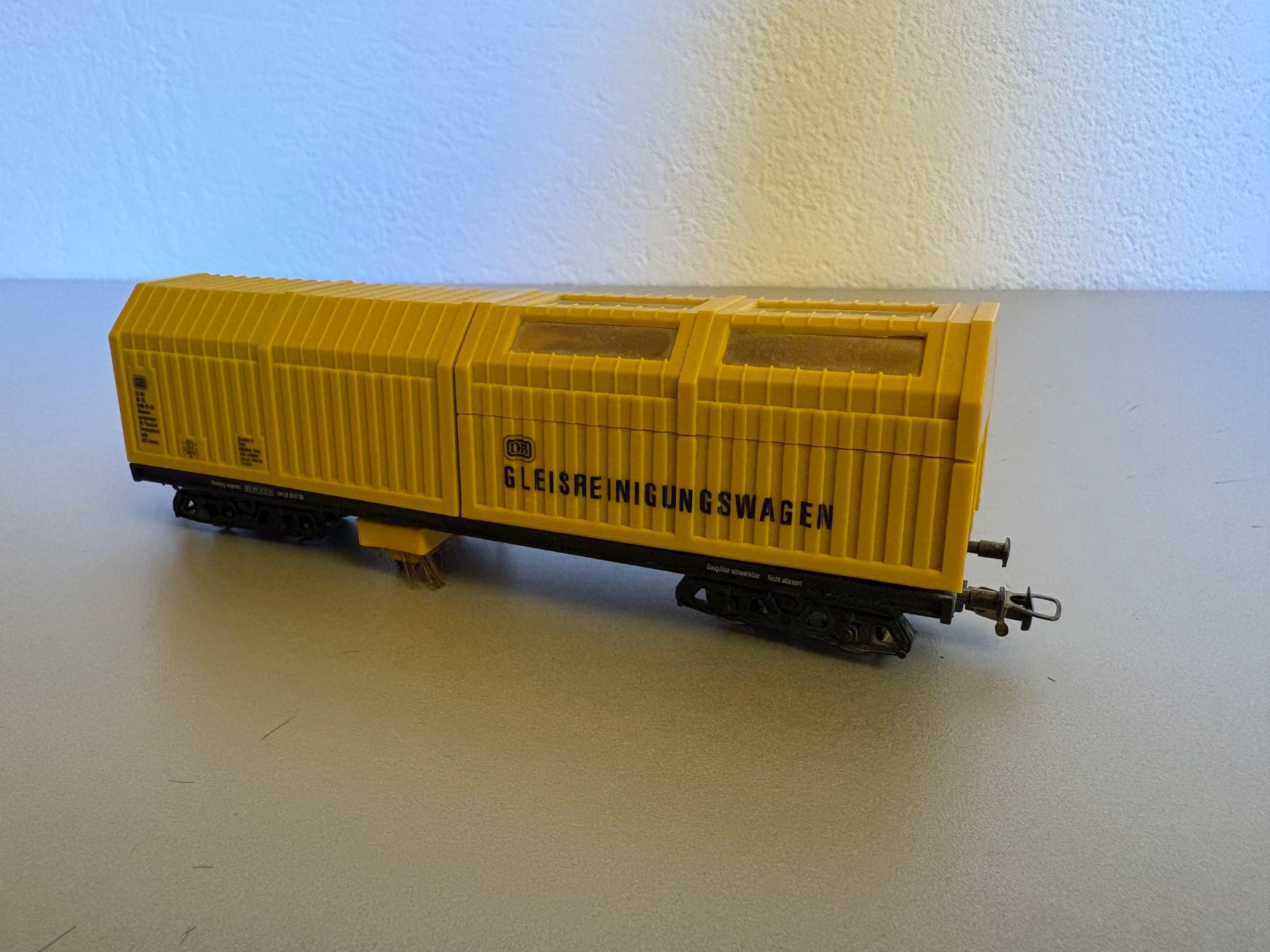 Lux-Modellbau Modelleisenbahnen: LUX H0-Gleisstaubsauger – Gebraucht aus Stäfa von chris_c638