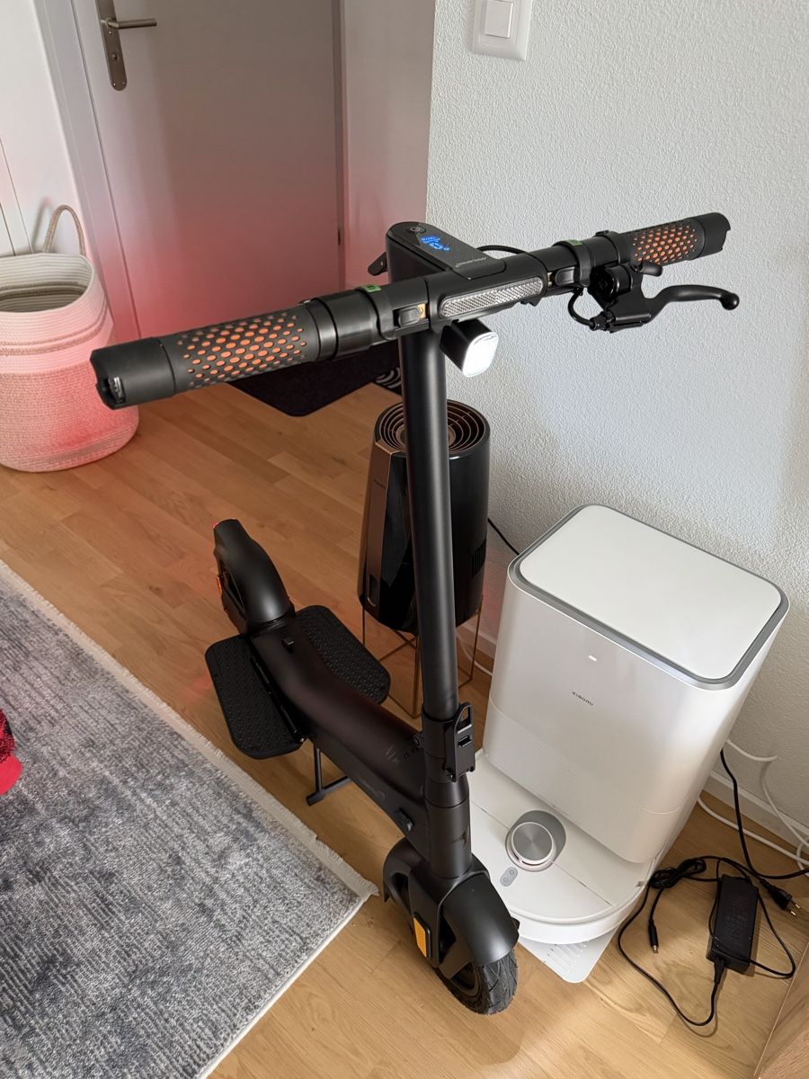 Scooters: Pure x McLaren E-Scooter – Neu (gemäss Beschreibung) aus Zofingen von Apples2000 1
