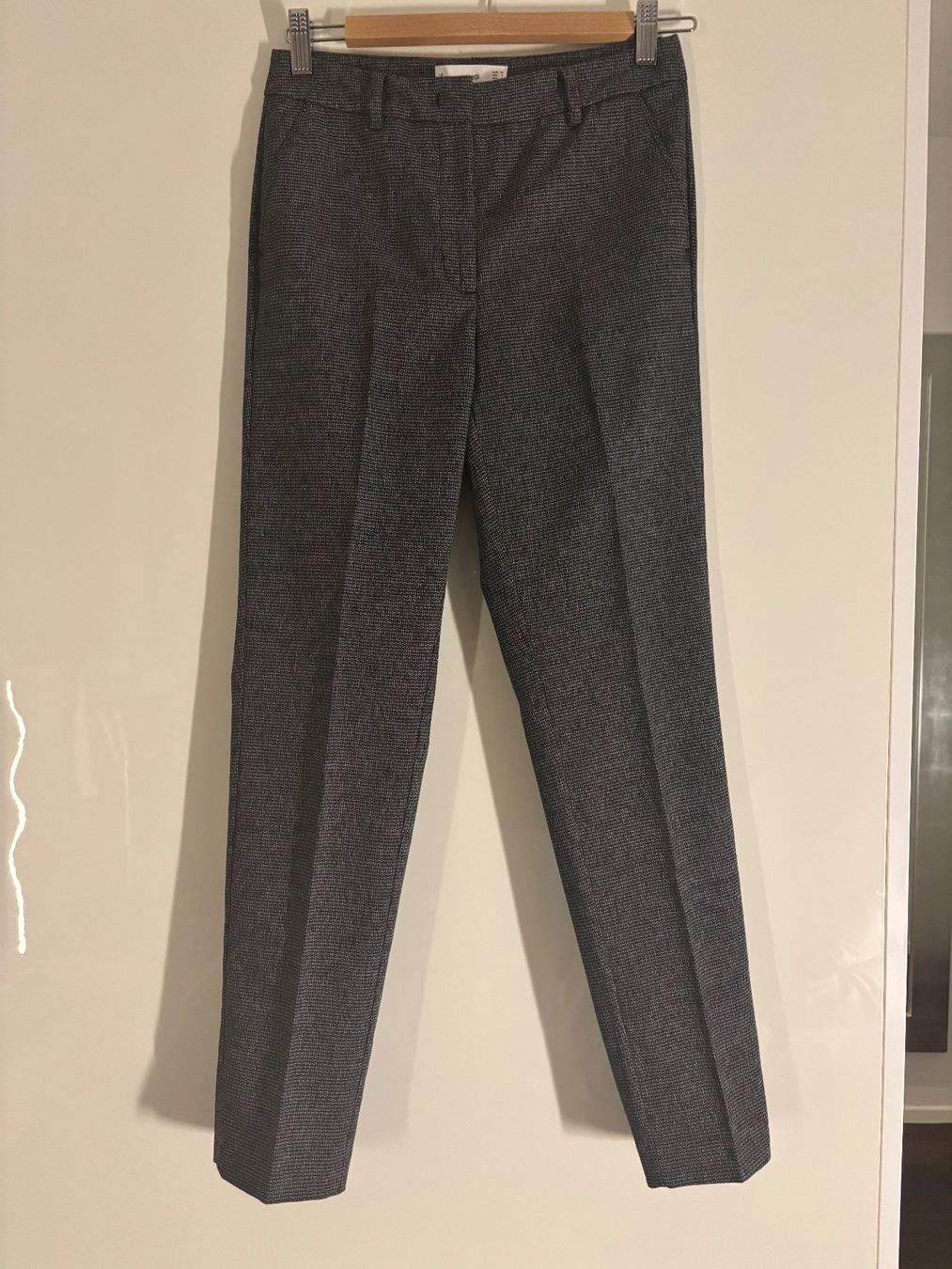 Mango Pantaloni: Mango Pants XS Grey – Usato da Wollerau venduto da Dolder23