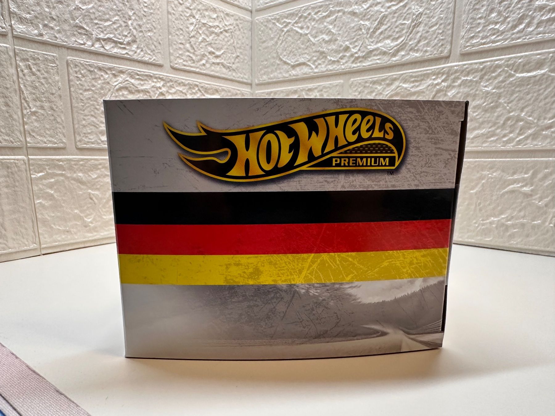 Hot Wheels Modellini d'auto: HotWheels Premium Diorama Porsche – Nuovo e nell'imballaggio originale da Winterthur venduto da CollectorOfDiecast 3