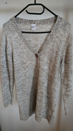 Strickjacke mit V-Ausschnitt Grösse 40