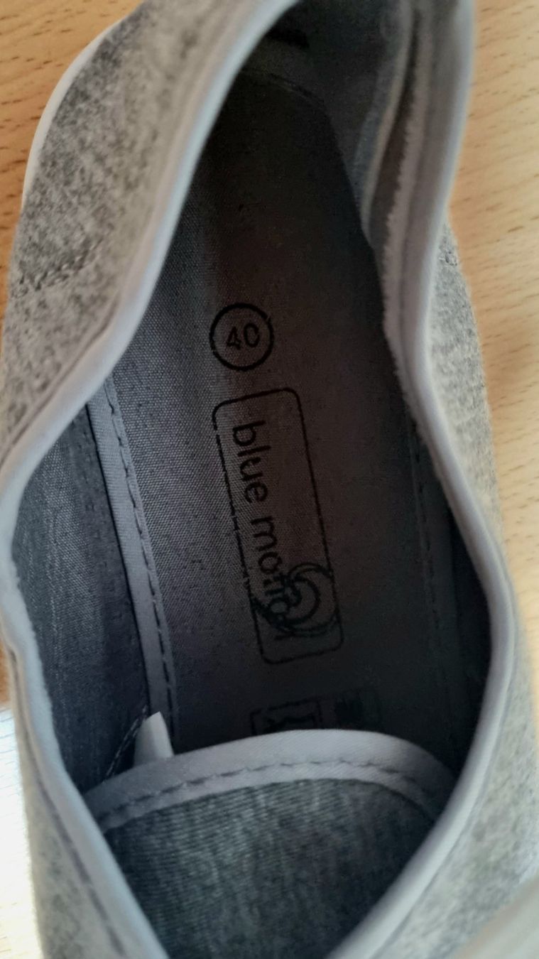 Damenschuhe: 2 Paar Stoffsneakers Gr. 40 blue motion – Gebraucht aus Effretikon von lenalisa63 2
