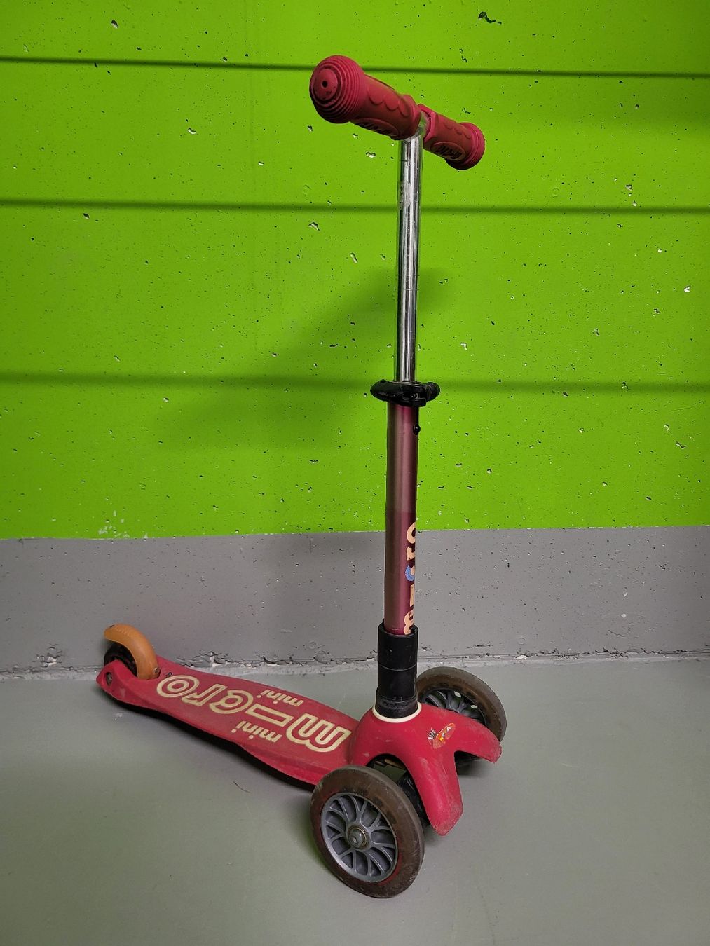 Micro Veicoli per bambini: Dreirad Roller Mini Micro rot – Usato da Lützelflüh-Goldbach venduto da Juerg92